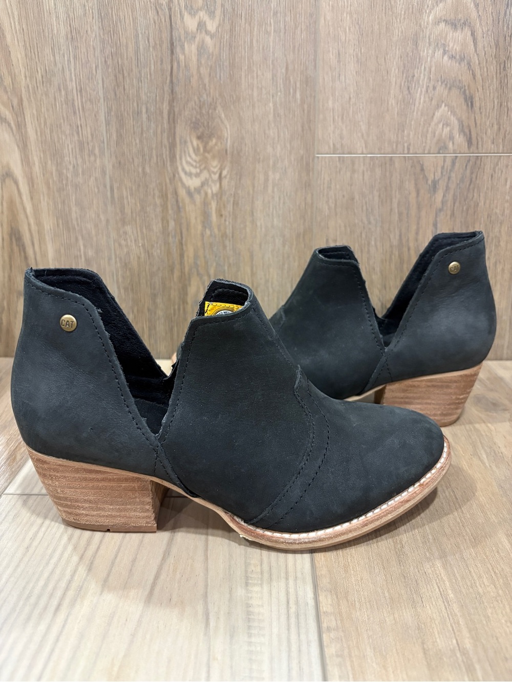 Cat Footwear  Charade Ankle Heeled Slip On Almond Toe Black Leather 5.5